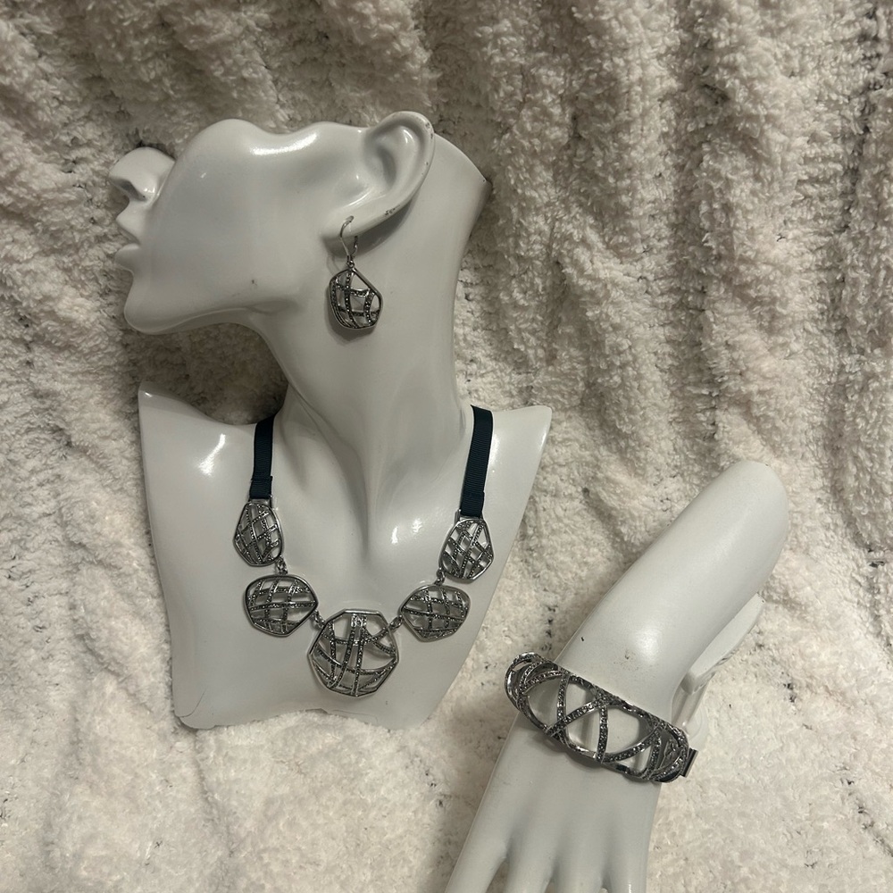 Chic Silver Necklace Set for Women